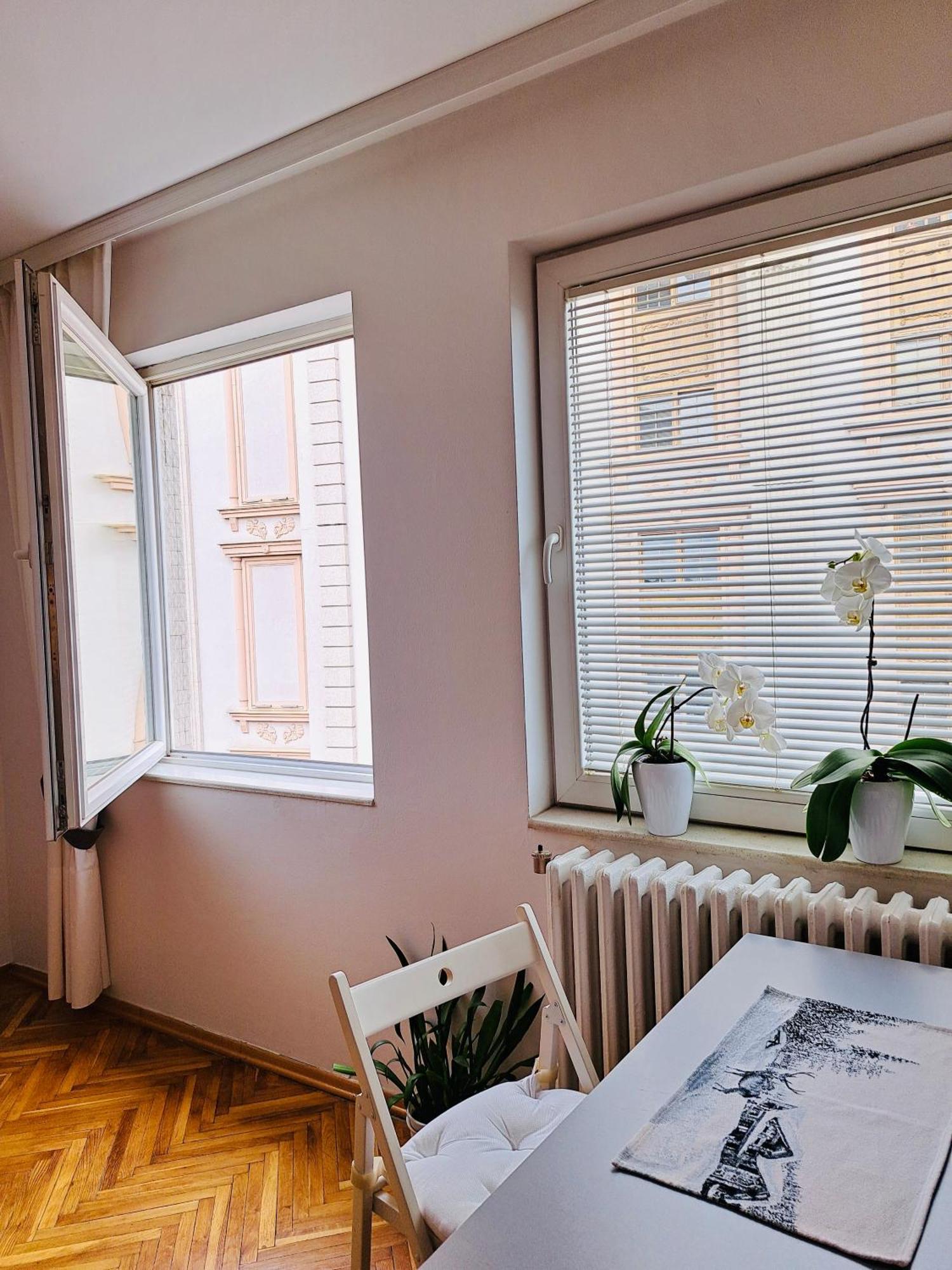 Uma- Urban Mini Apartment Skopje Buitenkant foto